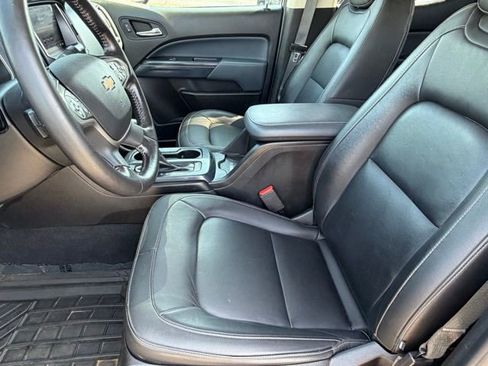 Used 2022 Chevrolet Colorado Z71 w/ Safety Package RWD image 12