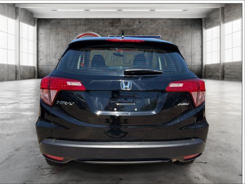 Used 2018 Honda HR-V LX image 6
