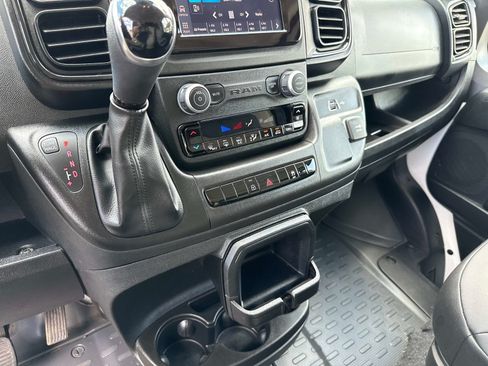 Used 2025 RAM ProMaster 2500 w/ Convenience Group FWD image 22