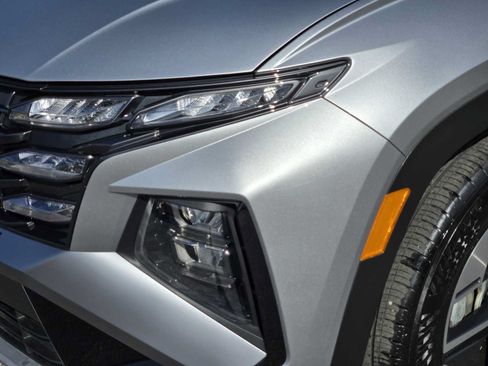 Certified 2025 Hyundai Tucson SEL FWD image 9
