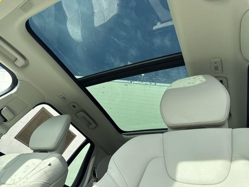 Used 2024 Volvo XC90 B5 Plus image 33