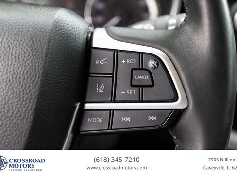 Used 2023 Toyota Highlander XLE AWD/4WD image 40