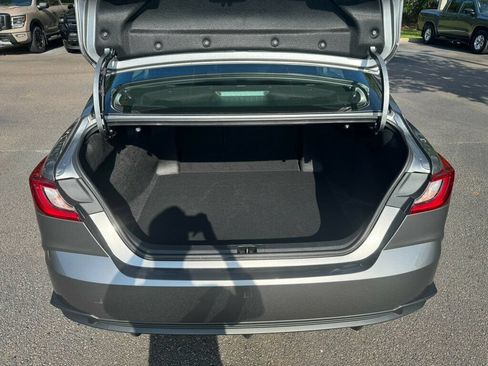 Used 2025 Toyota Camry SE FWD image 8