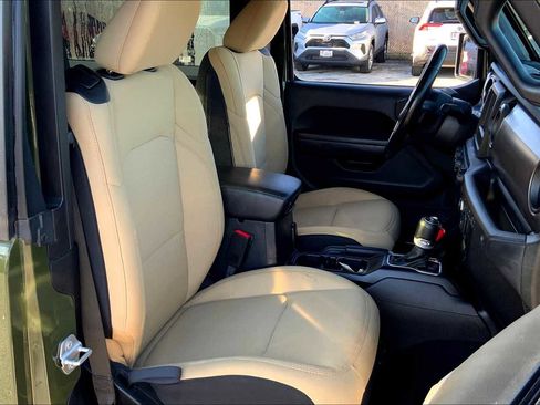 Used 2020 Jeep Wrangler Sport image 8