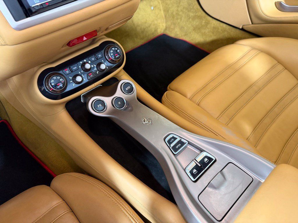 Used 2010 Ferrari California RWD image 16
