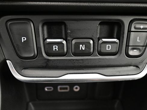 Used 2020 GMC Terrain SLE w/ Driver Convenience Package AWD/4WD image 17
