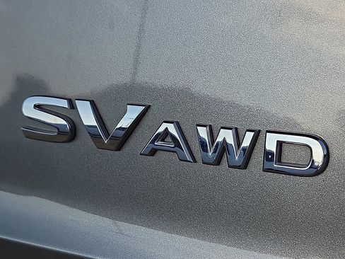 Used 2022 Nissan Rogue SV image 9