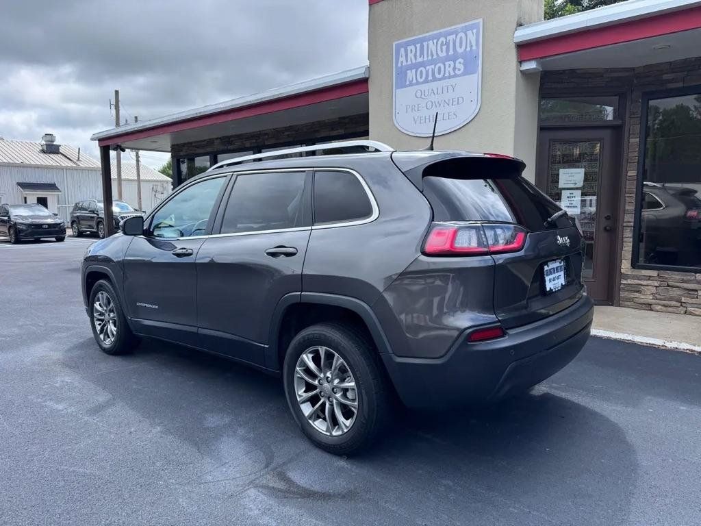 Used 2019 Jeep Cherokee Latitude Plus w/ Comfort/Convenience Group FWD image 3