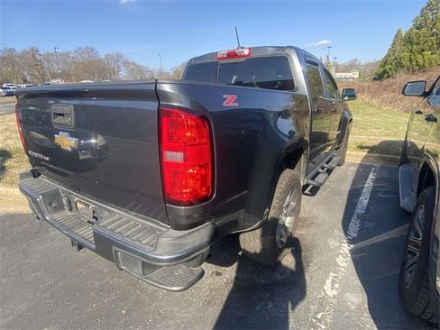 Used 2017 Chevrolet Colorado Z71 image 3