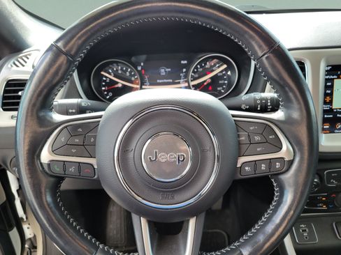Certified 2021 Jeep Compass Latitude w/ Sun and Sound Group FWD image 16