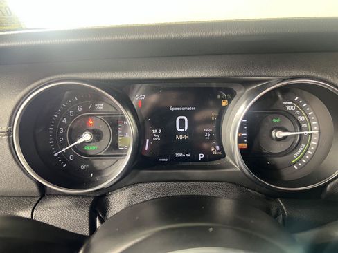 Used 2021 Jeep Wrangler Unlimited Sahara w/ Cold Weather Group AWD/4WD image 22