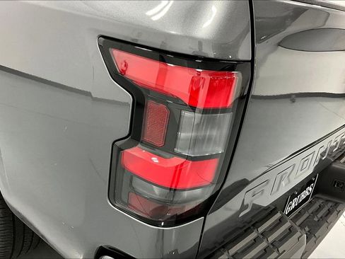 Used 2024 Nissan Frontier SV image 38