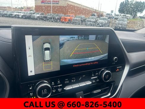 Certified 2024 Toyota Highlander Platinum AWD/4WD image 29