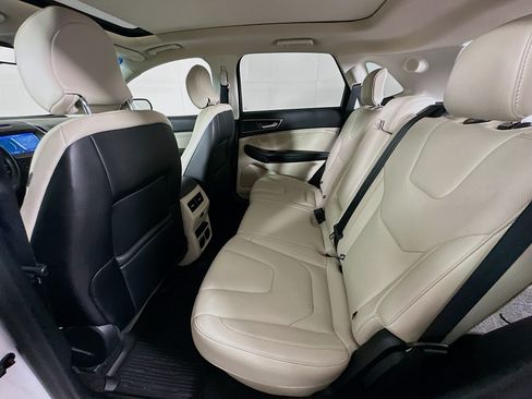 Used 2019 Ford Edge Titanium w/ Equipment Group 301A AWD/4WD image 29