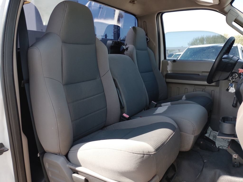 Used 2010 Ford F550 2WD Regular Cab Super Duty image 12