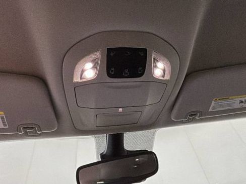 Used 2024 Chrysler Pacifica Touring-L FWD image 25