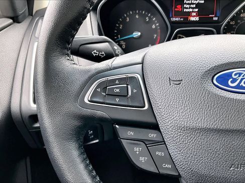 Used 2015 Ford Focus Titanium FWD image 23