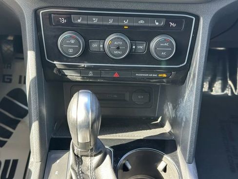 Used 2023 Volkswagen Atlas Cross Sport SE image 21