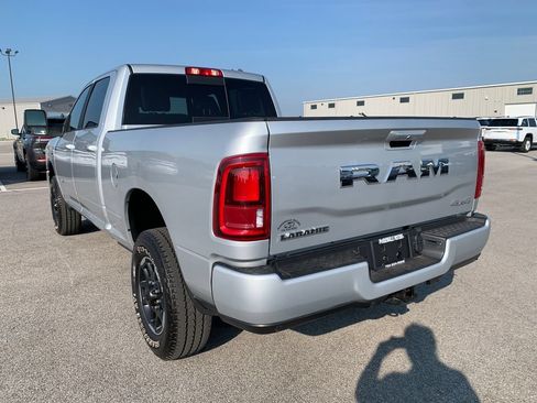 Used 2026 RAM 2500 Laramie AWD/4WD image 5
