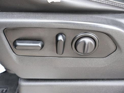 Used 2019 Chevrolet Silverado 1500 High Country w/ Z71 Off-Road Package image 15