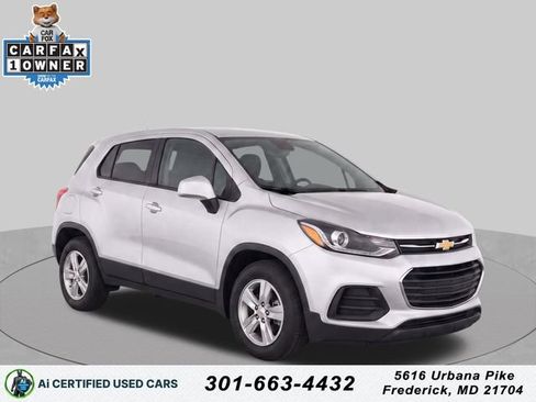 Used 2021 Chevrolet Trax LS w/ Tint and Cruise Package AWD/4WD image 1