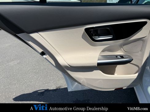 Used 2023 Mercedes-Benz C 300 4MATIC Sedan image 20