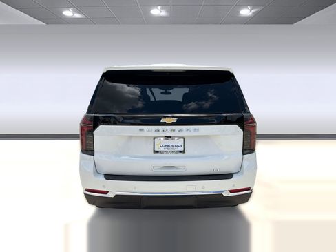 Used 2025 Chevrolet Suburban LT RWD image 9