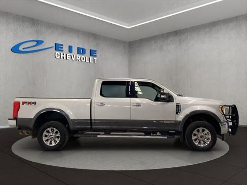 Used 2017 Ford F250 Lariat w/ Chrome Package AWD/4WD image 2