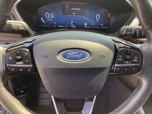 Used 2023 Ford Escape Platinum AWD/4WD image 28