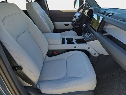 New 2025 Land Rover Defender 110 S image 10