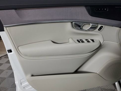 New 2026 Volvo XC90 T8 Ultra w/ Protection Package Premier AWD/4WD image 20