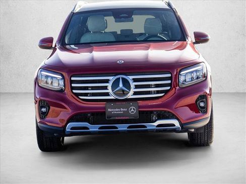Certified 2026 Mercedes-Benz GLB 250 4MATIC image 2
