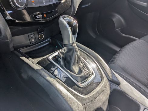 Used 2017 Nissan Rogue S image 21