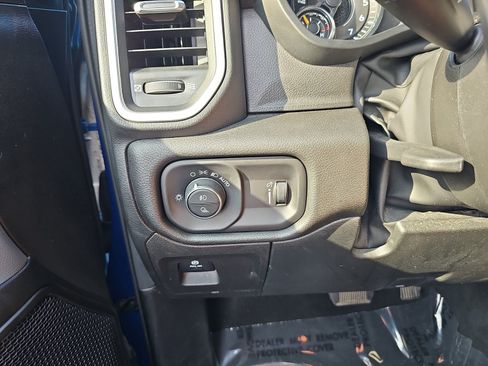 Used 2022 RAM 1500 Big Horn AWD/4WD image 31