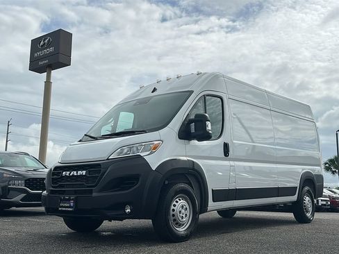 Used 2026 RAM ProMaster 2500 w/ Convenience Group FWD image 8