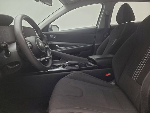 Used 2024 Hyundai Elantra SEL FWD image 17