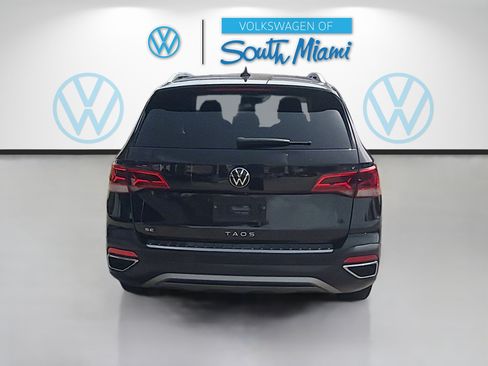 Used 2022 Volkswagen Taos SE FWD image 6