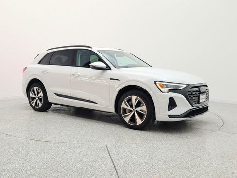 Used 2024 Audi Q8 e-tron Premium AWD/4WD image 3