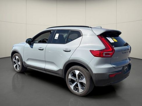 Used 2026 Volvo XC40 B5 Plus AWD/4WD image 5