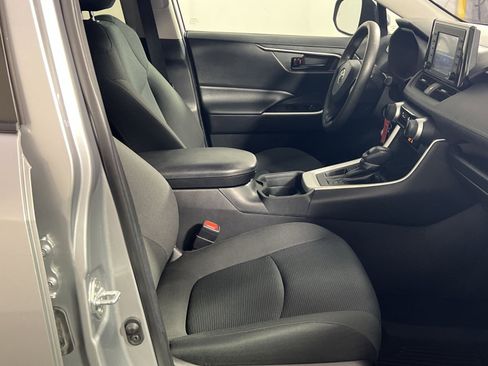 Used 2021 Toyota RAV4 LE image 26