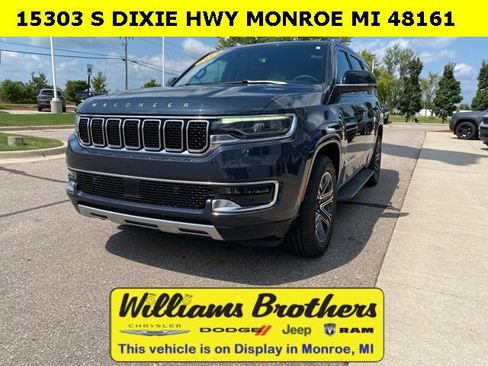 Used 2024 Jeep Wagoneer Series II w/ Flexible Seating Group image 1