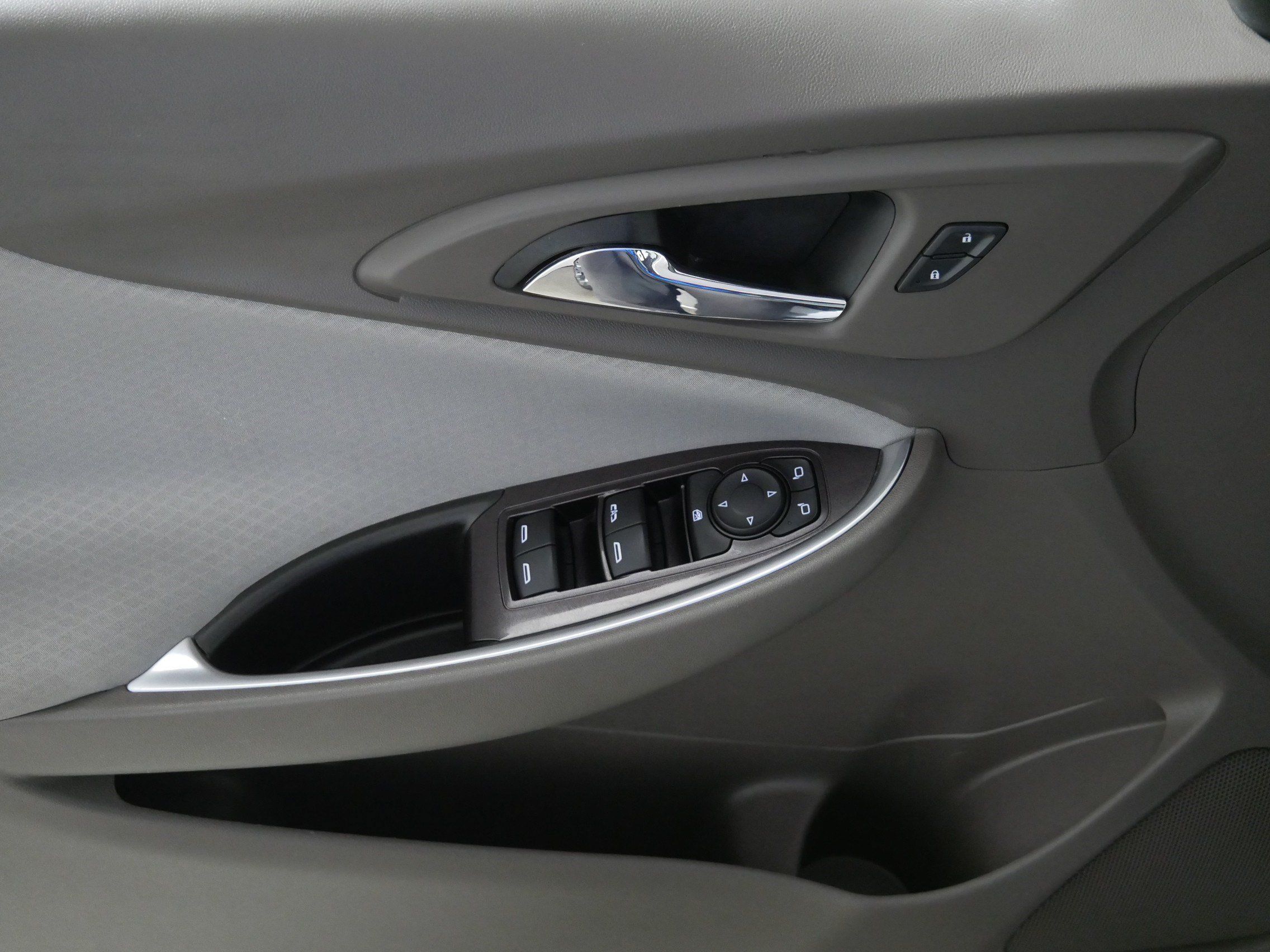 Used 2020 Chevrolet Malibu LT FWD image 19