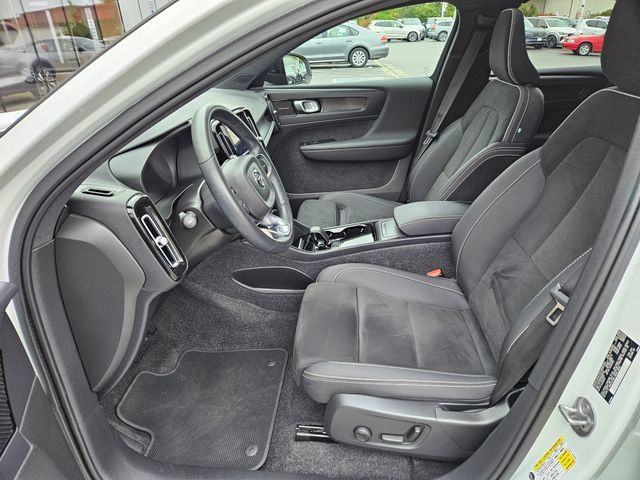 Used 2023 Volvo C40 P8 Recharge Ultimate AWD/4WD image 17