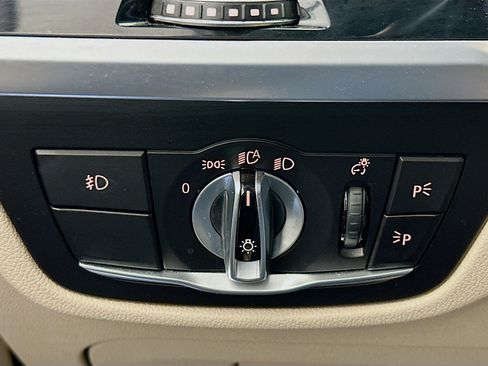 Used 2021 BMW X3 xDrive30e w/ Executive Package image 17