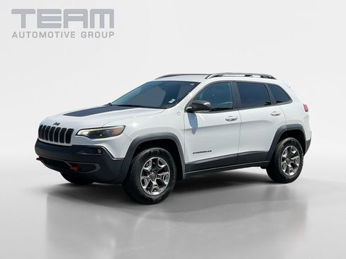 Used 2019 Jeep Cherokee Trailhawk AWD/4WD image 3
