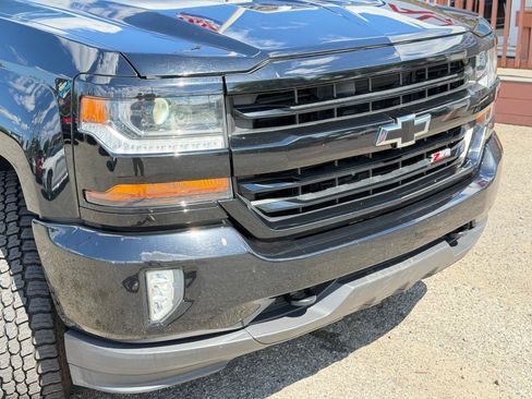 Used 2018 Chevrolet Silverado 1500 LT w/ Midnight Edition AWD/4WD image 89