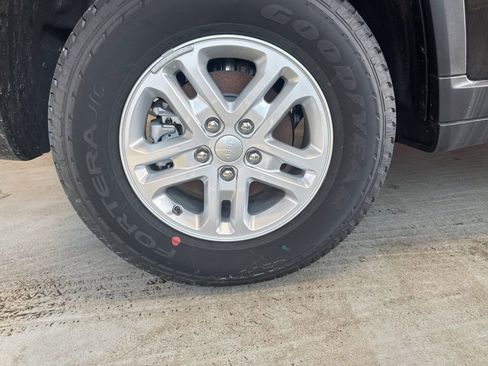 New 2025 Jeep Grand Cherokee Laredo w/ Luxury Tech Group I image 48