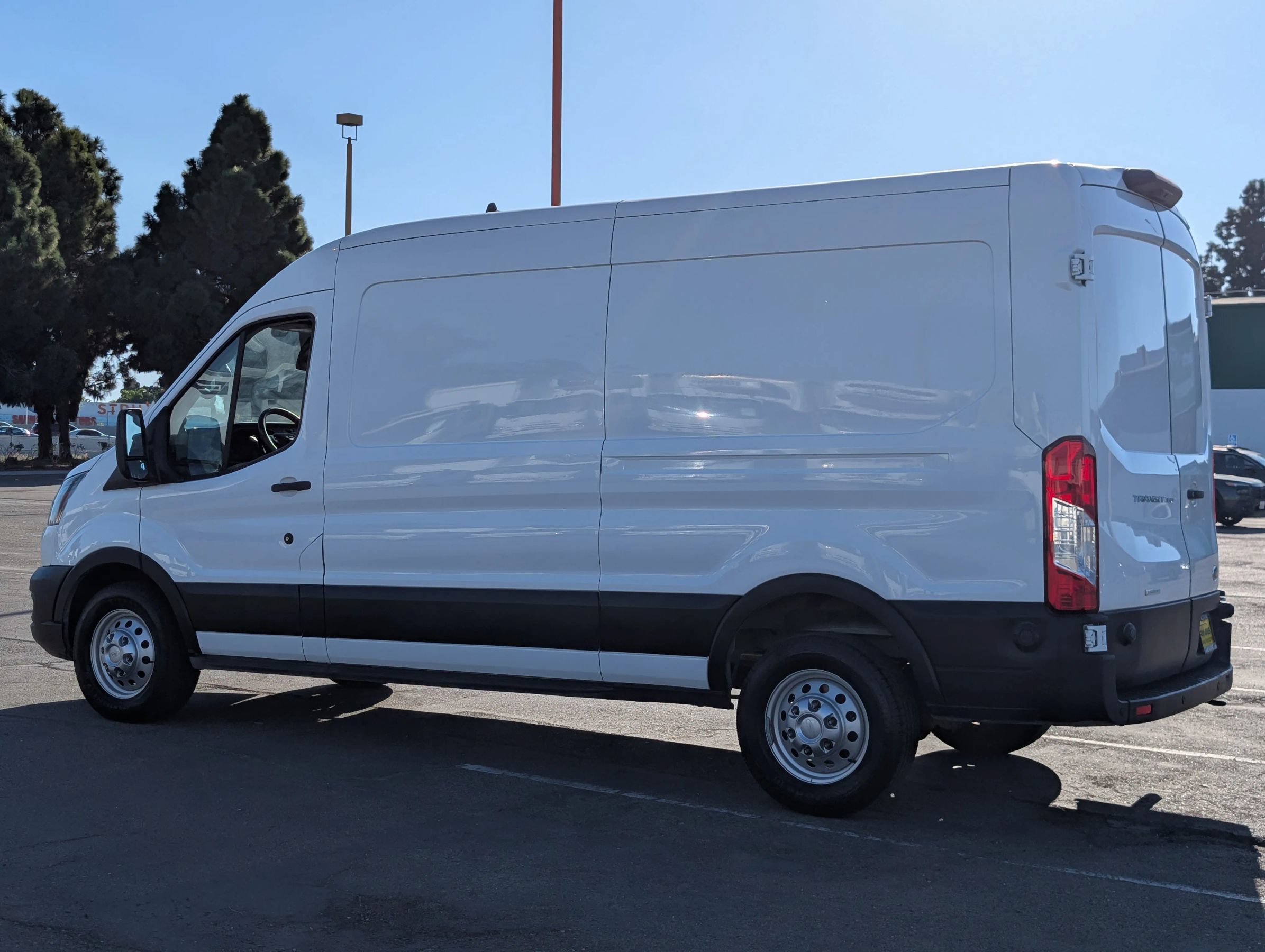 Used 2020 Ford Transit 350 Medium Roof RWD image 5