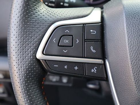 Used 2023 Toyota Sienna XSE w/ XSE Plus Package FWD image 13