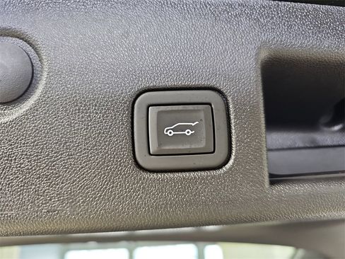 Certified 2023 Chevrolet Equinox RS w/ LPO, Floor Liner Package image 17